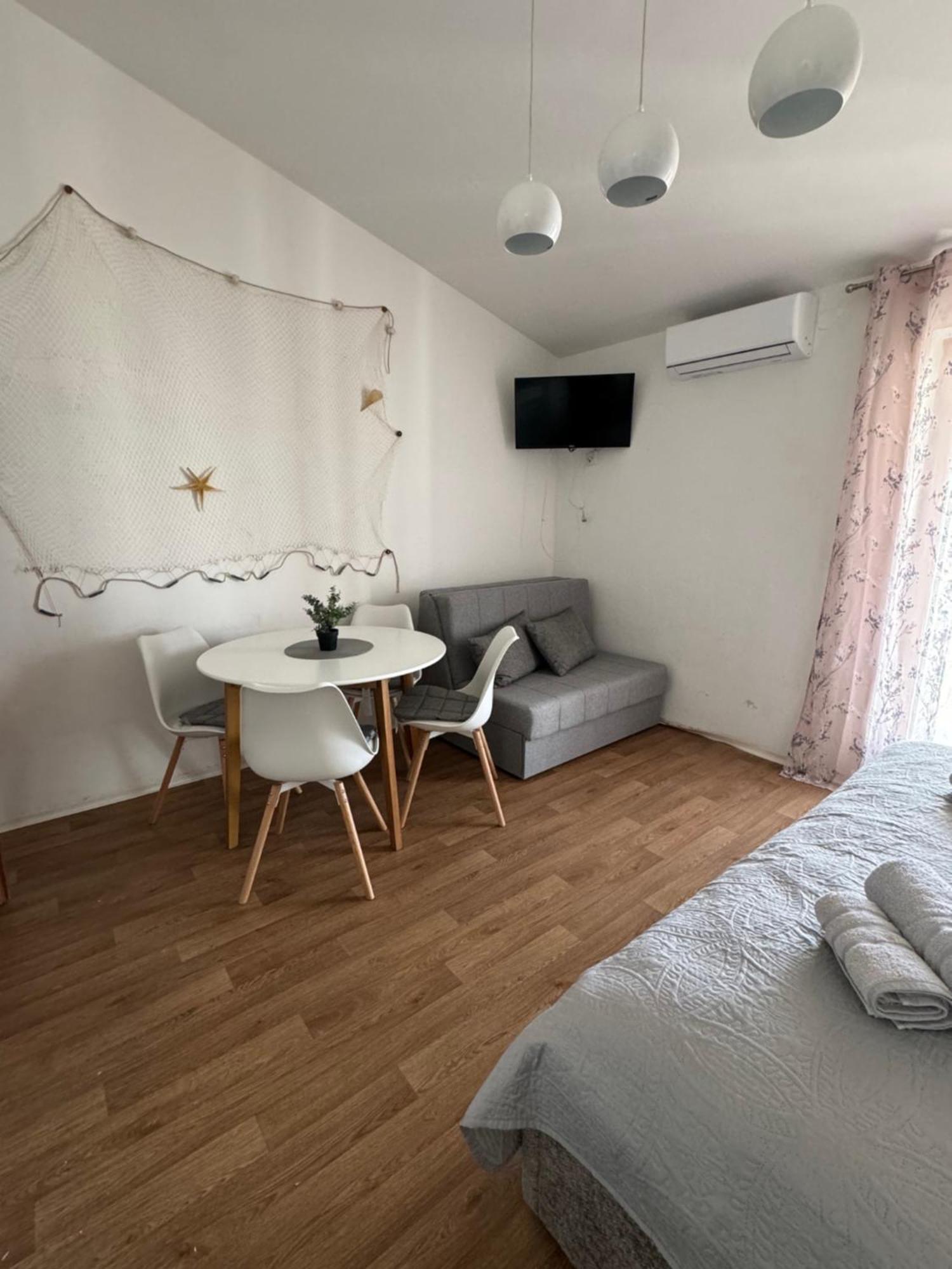 Apartments Triton Rogoznica  Luaran gambar